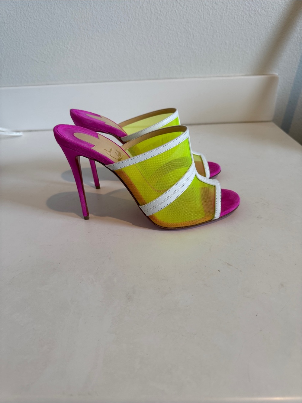 Christian Louboutin Brown Kraft Box with Red Logo - Picture 6 of 8